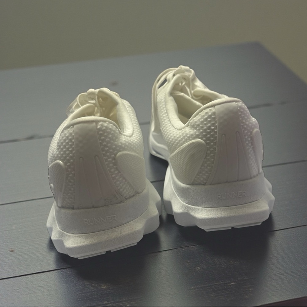 Alo Yoga Runner Sneakers in White/White Unisex Fit | US Men’s 9 | Women’s 10.5 - Picture 12 of 16